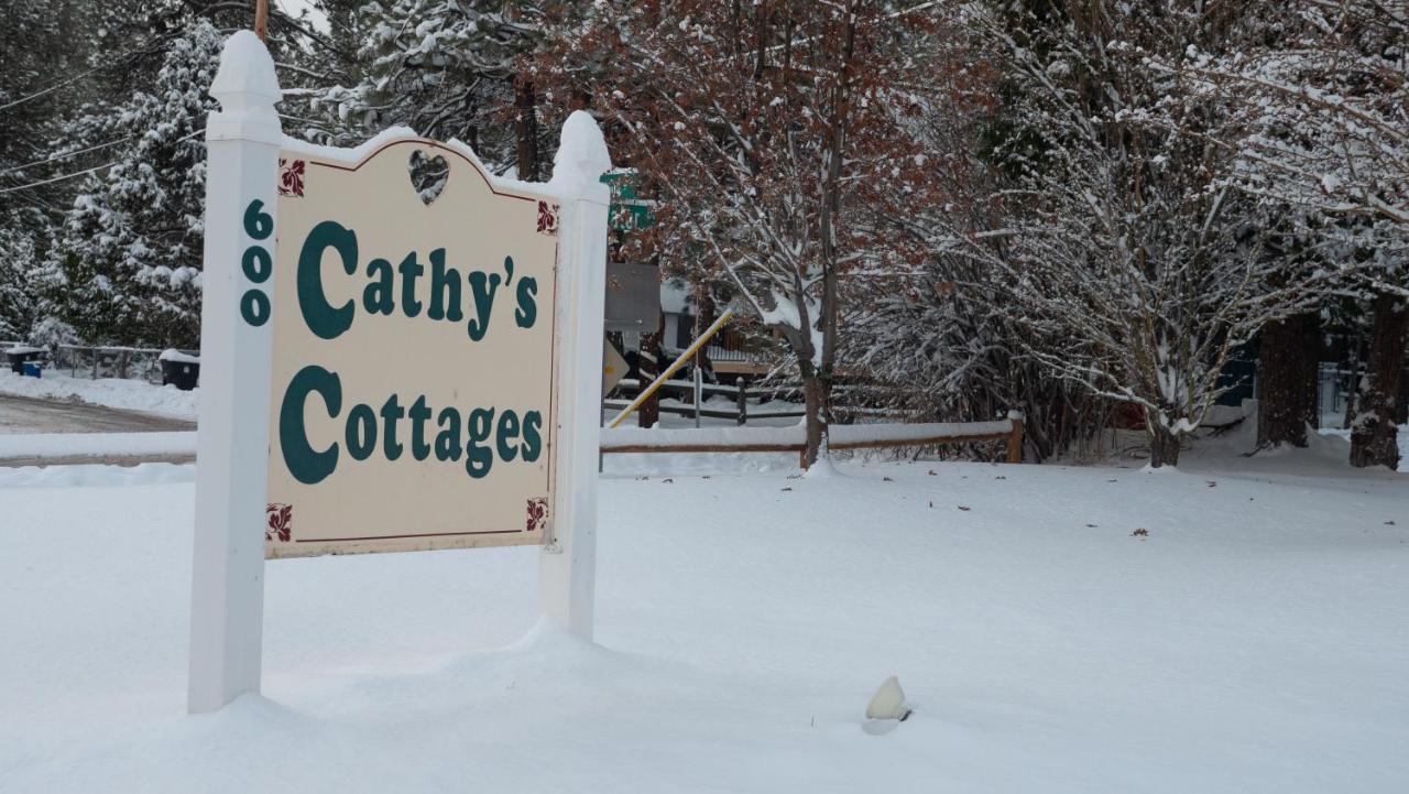 Cathy'S Cottages Velké Medvědí jezero Exteriér fotografie